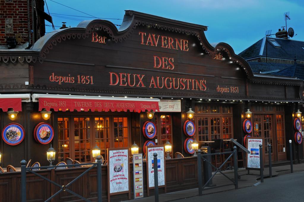 La Taverne Des Deux Augustins Étretat Exteriör bild